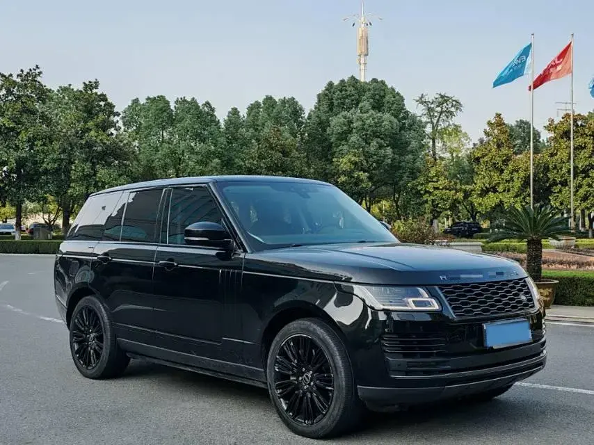 2019 LAND ROVER thumbnail 3