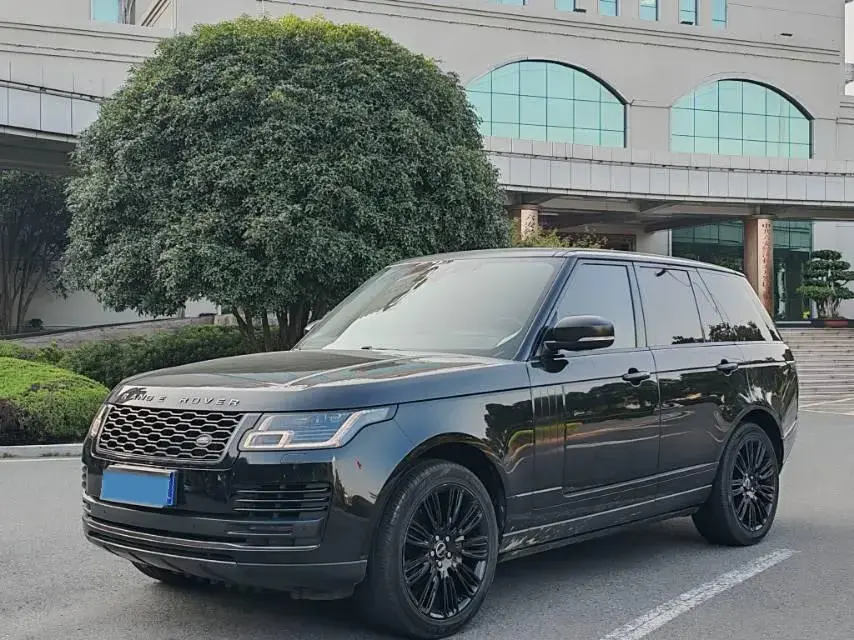 2019 LAND ROVER view 1