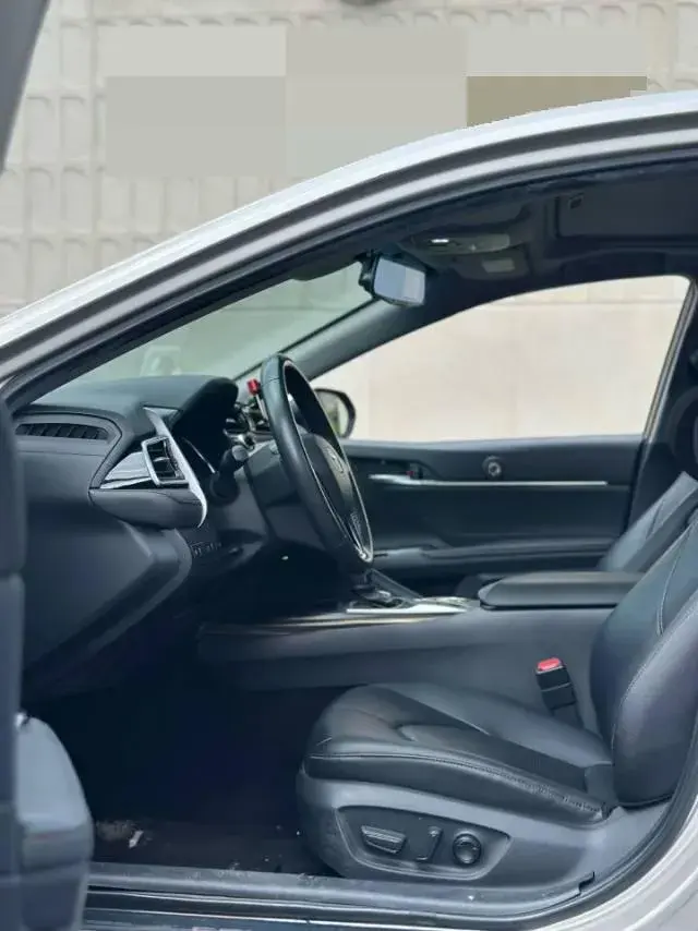 2019 TOYOTA CAMRY thumbnail 3