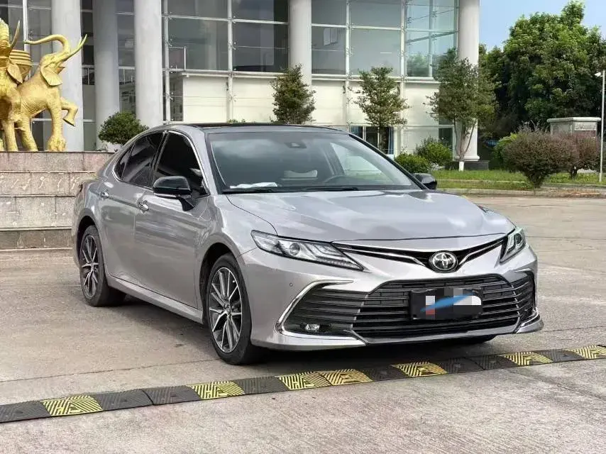 2023 TOYOTA CAMRY thumbnail 3