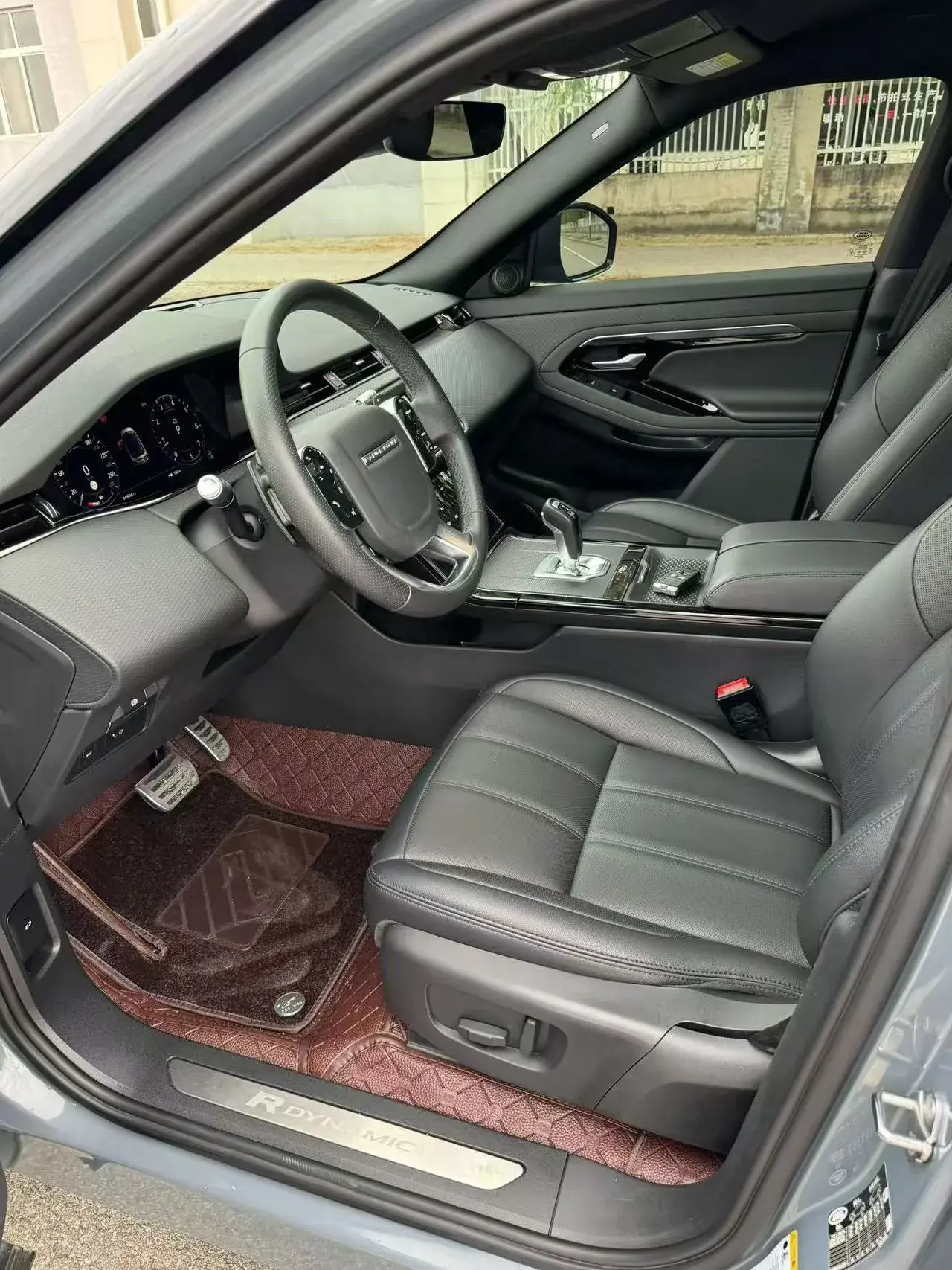 2021 LAND ROVER thumbnail 4