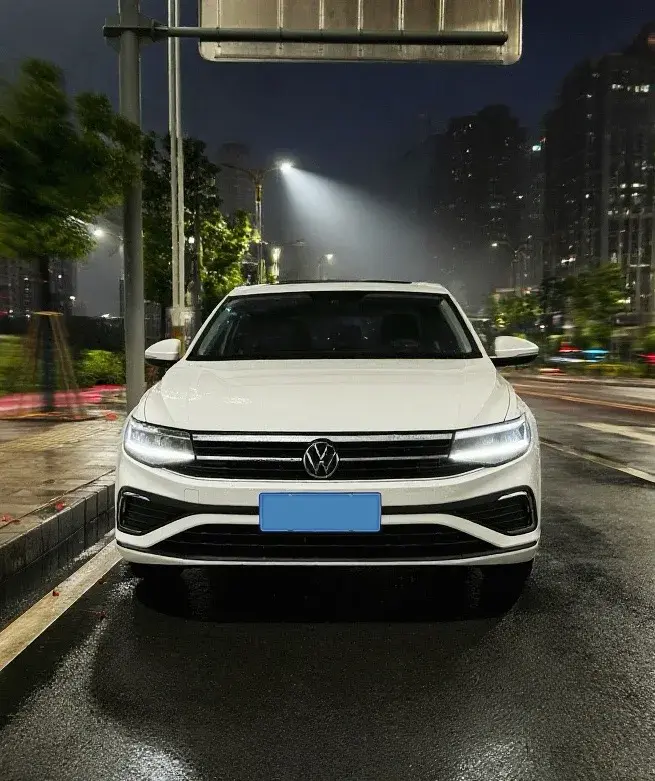 2023 VOLKSWAGEN BORA thumbnail 2