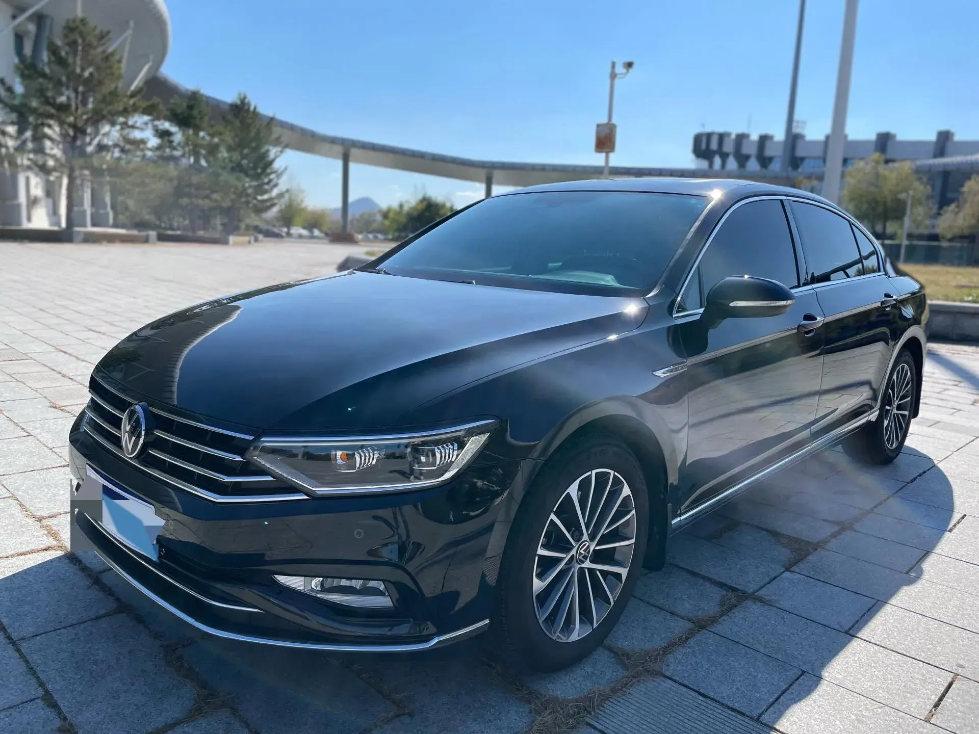 2020 VOLKSWAGEN MAGOTAN view 1