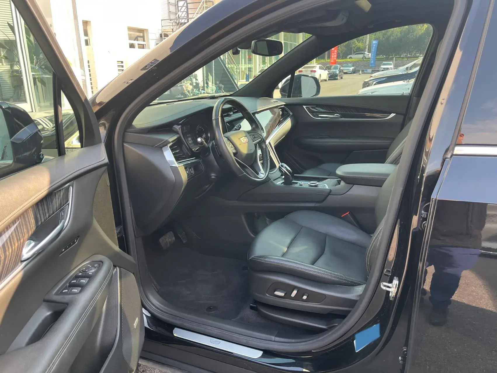 2021 CADILLAC XT6 thumbnail 2