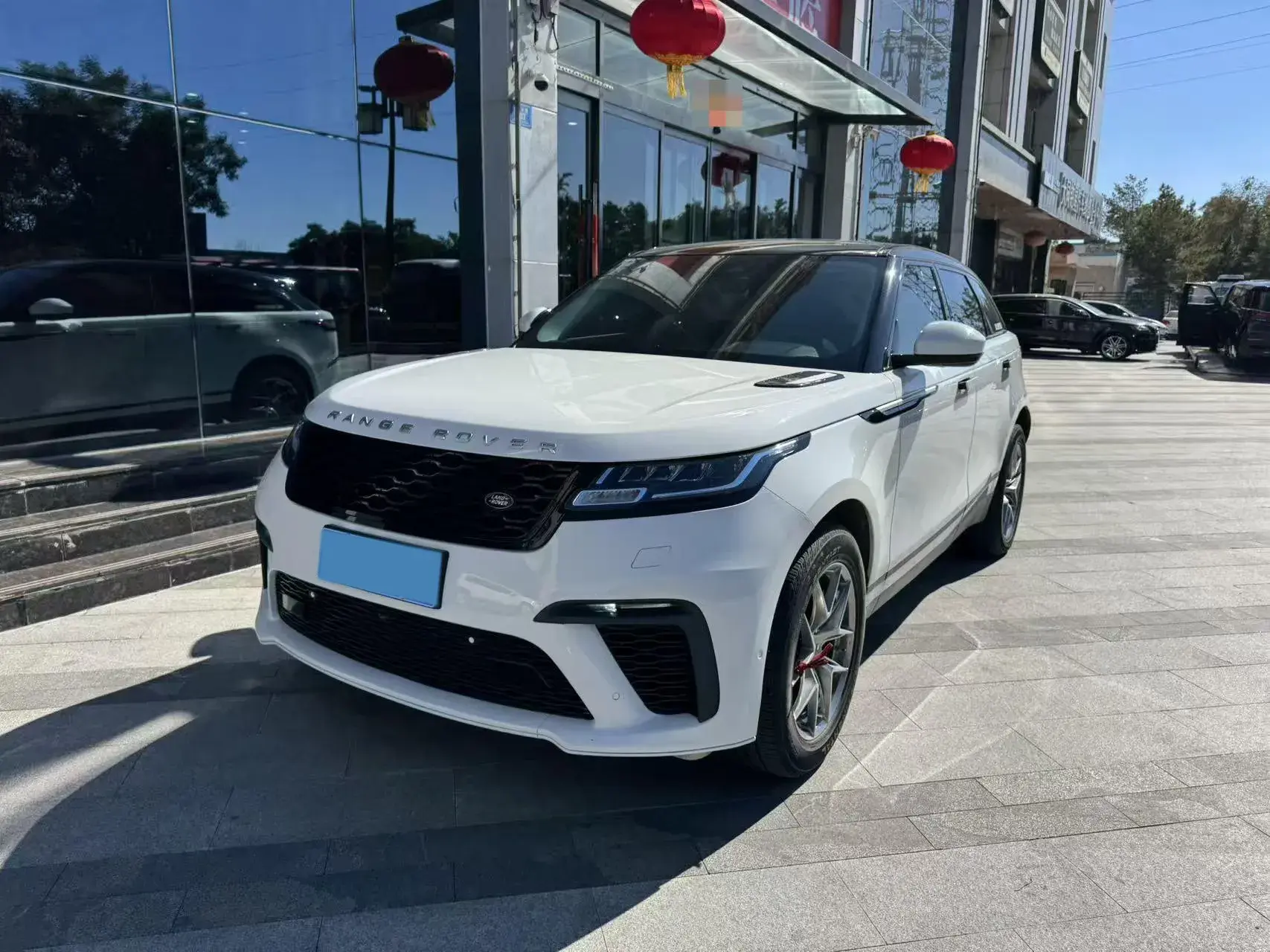 2021 LAND ROVER view 1