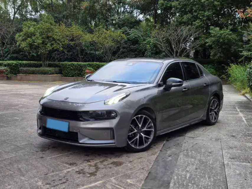 2022 LYNK&CO 03 view 1