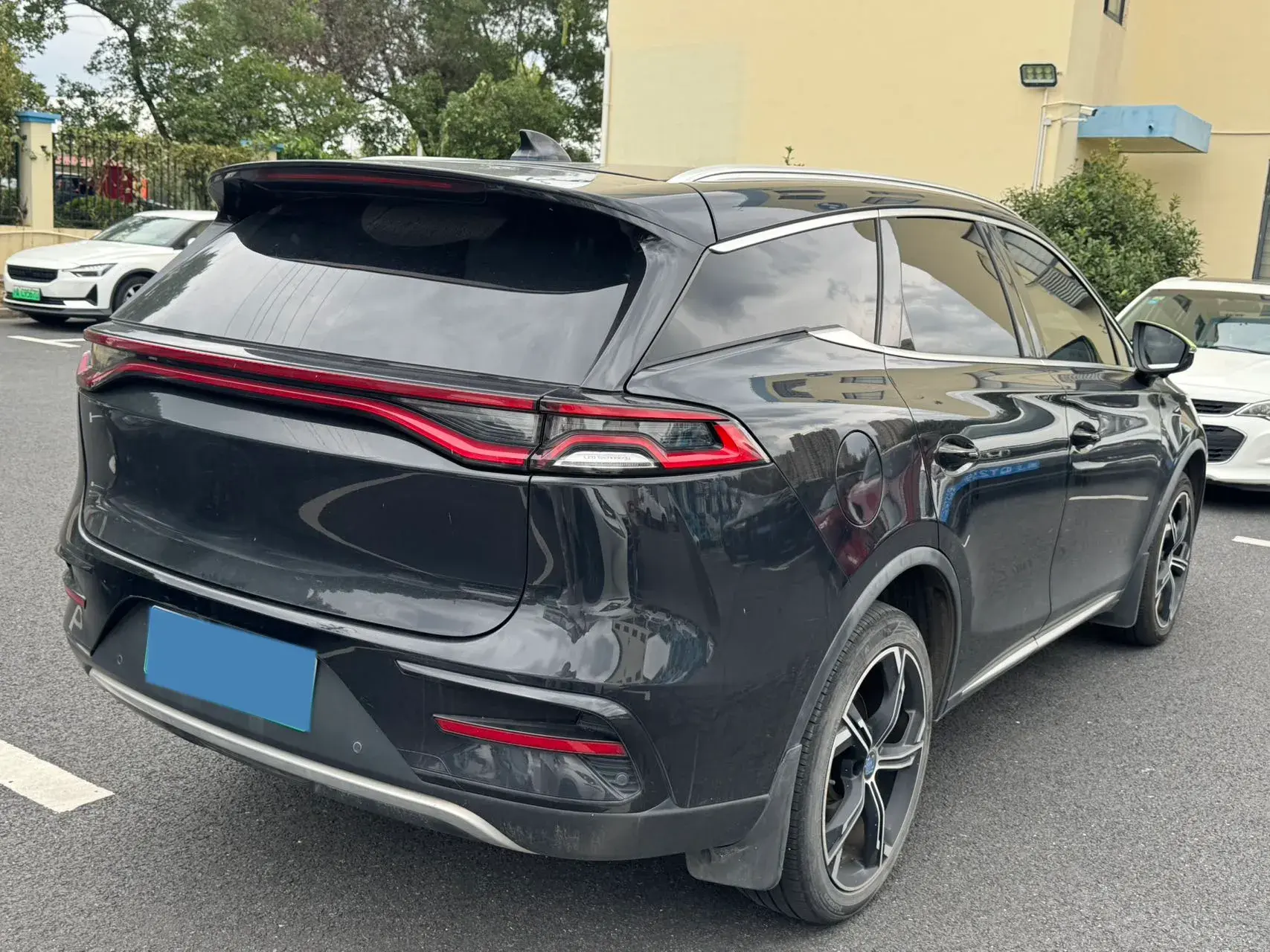 2021 BYD TANG thumbnail 4