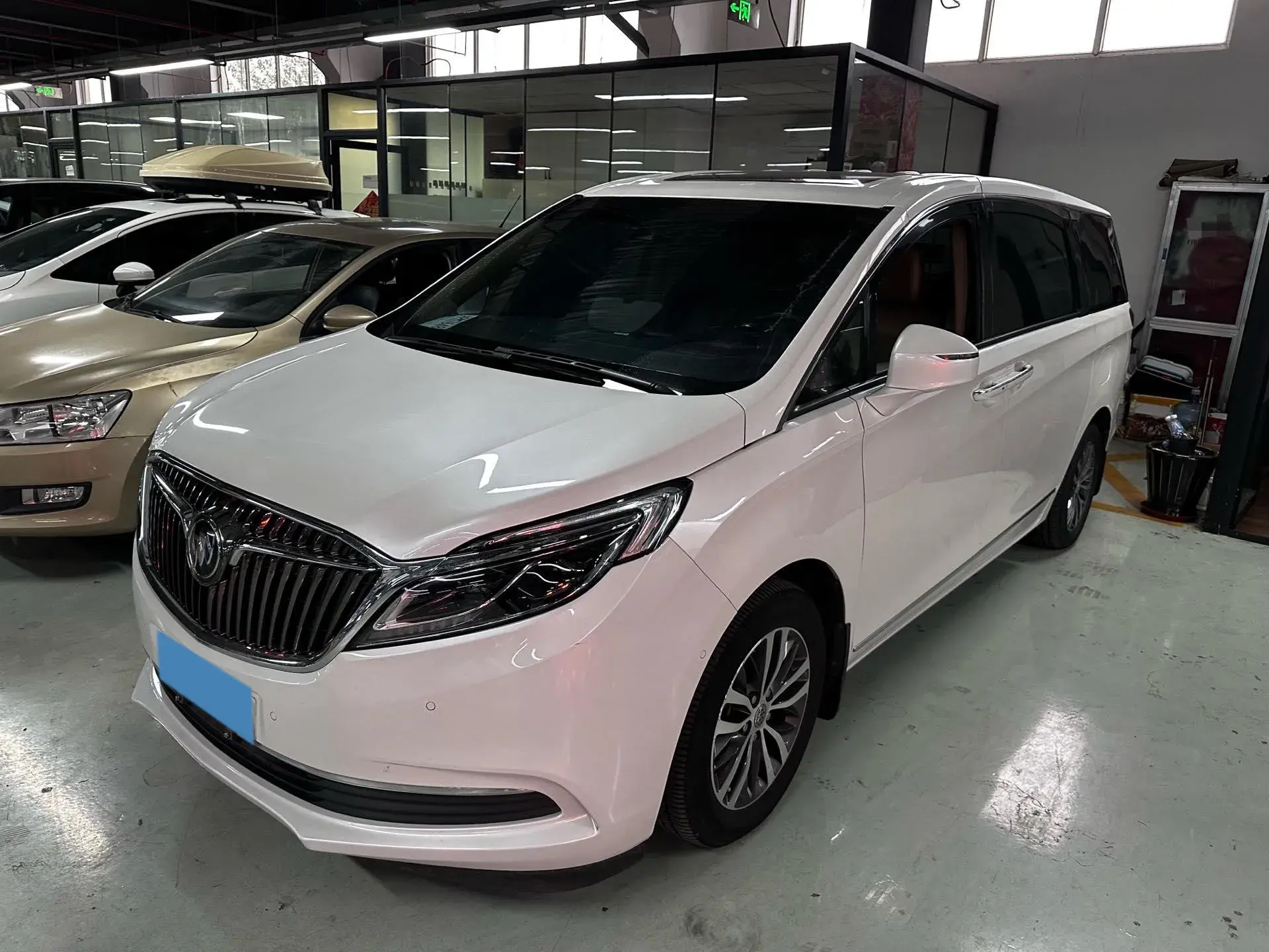 2018 BUICK GL8 view 1