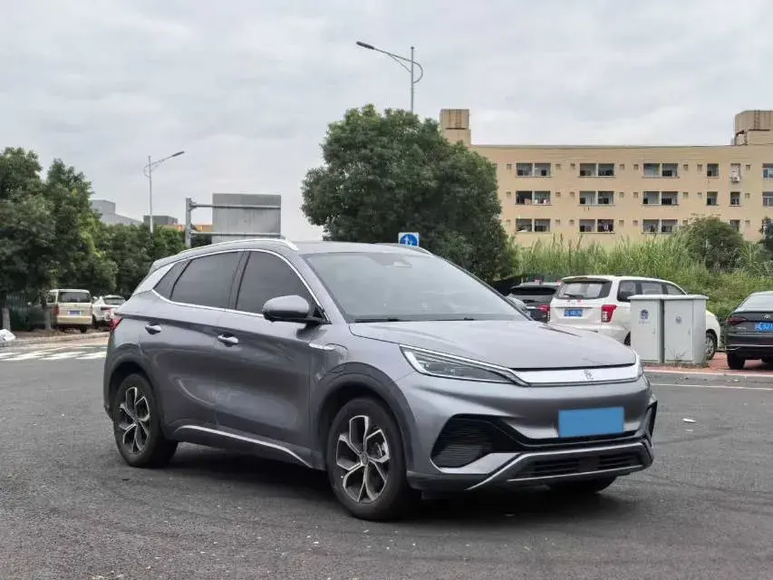 2025 BYD YUAN thumbnail 3