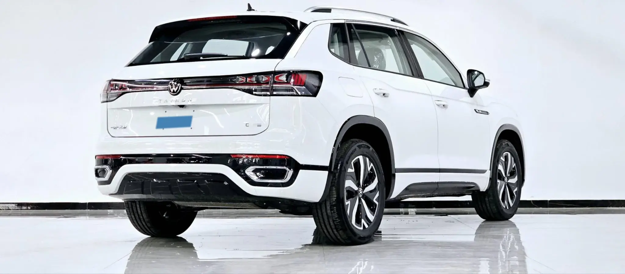 2023 VOLKSWAGEN TAYRON thumbnail 4