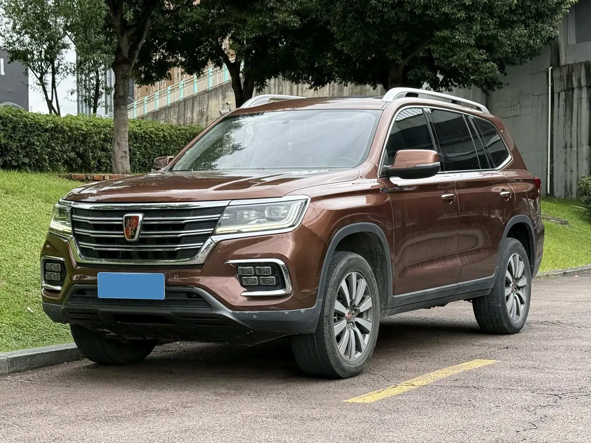 2019 ROEWE RX8 view 1