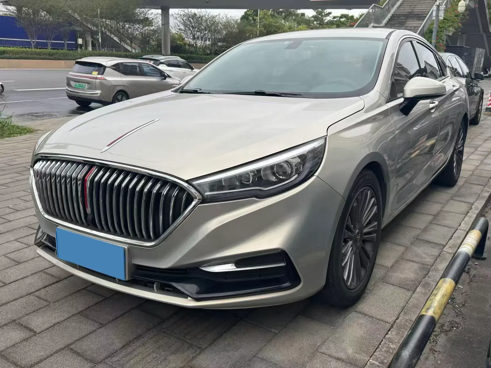 2020 HONGQI H5 view 1