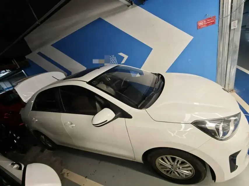 2017 KIA PEGAS thumbnail 3