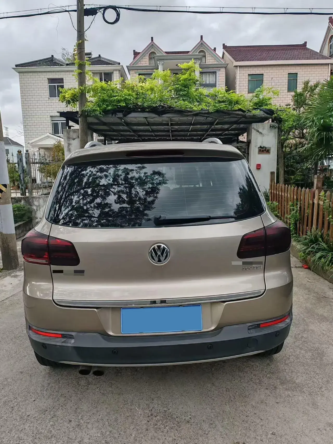 2015 VOLKSWAGEN TIGUAN thumbnail 4