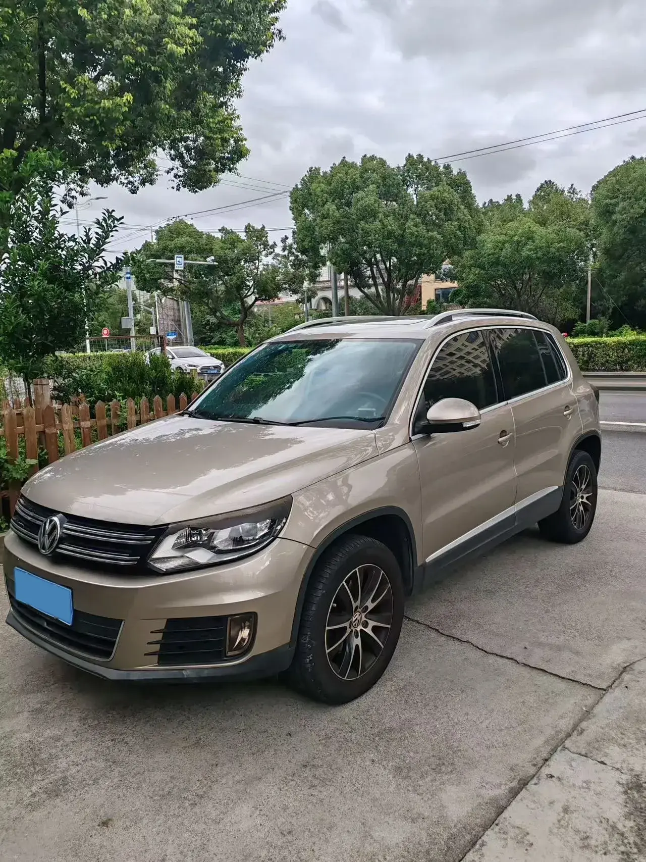 2015 VOLKSWAGEN TIGUAN view 1