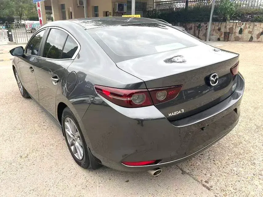 2021 MAZDA 3 thumbnail 4