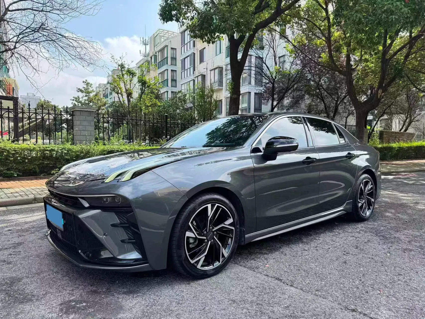 2023 LYNK&CO 03 view 1