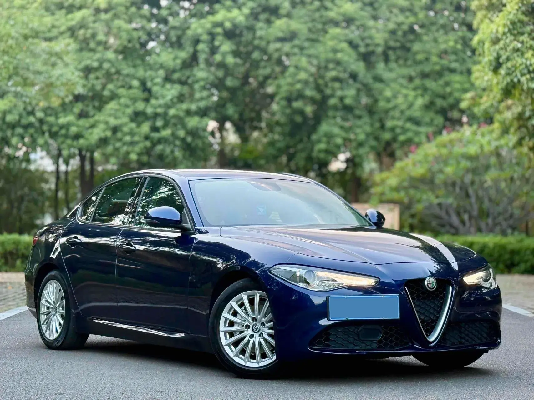 2017 ALFA ROMEO thumbnail 3