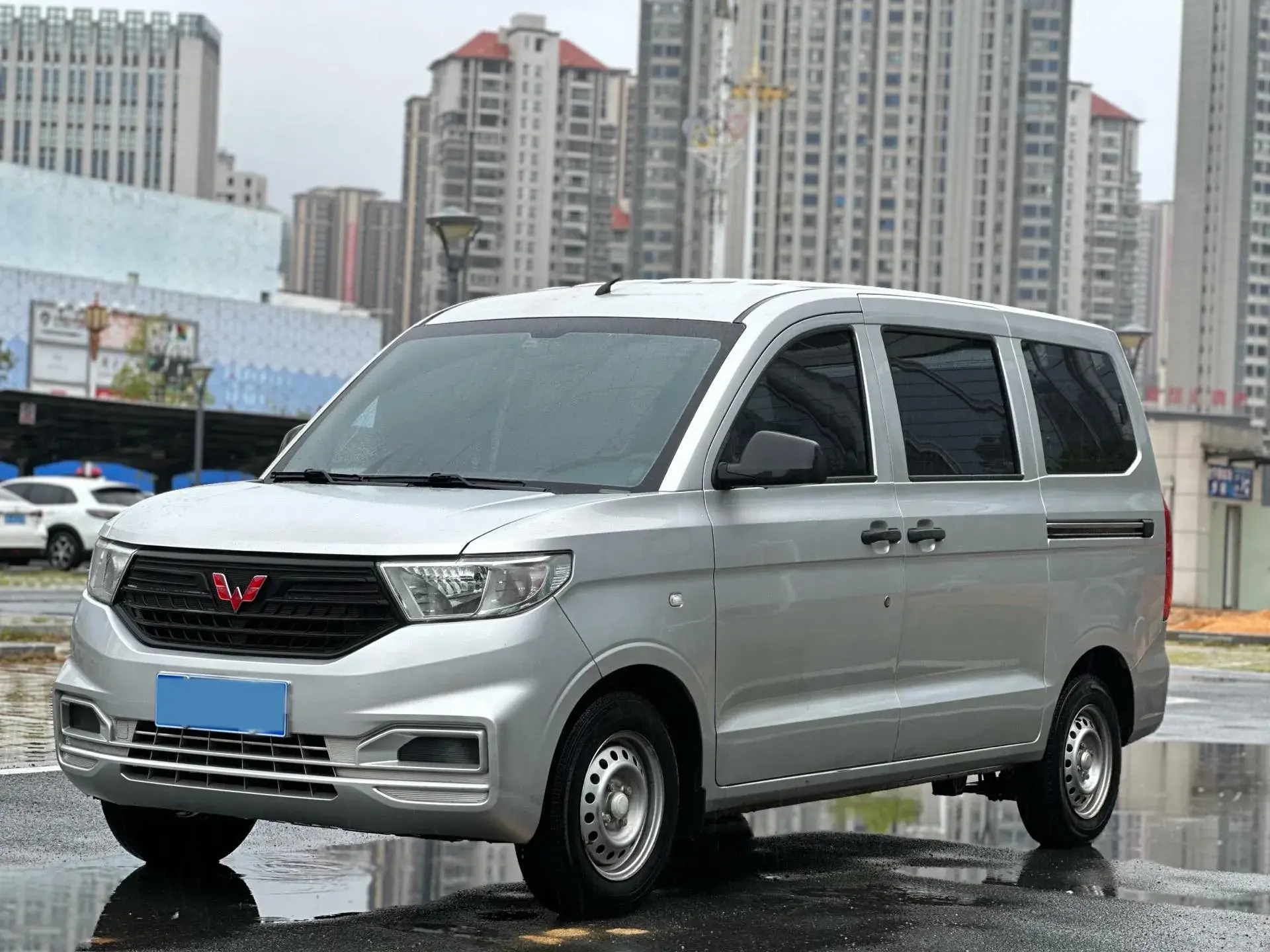 2019 WULING HONGGUANG view 1