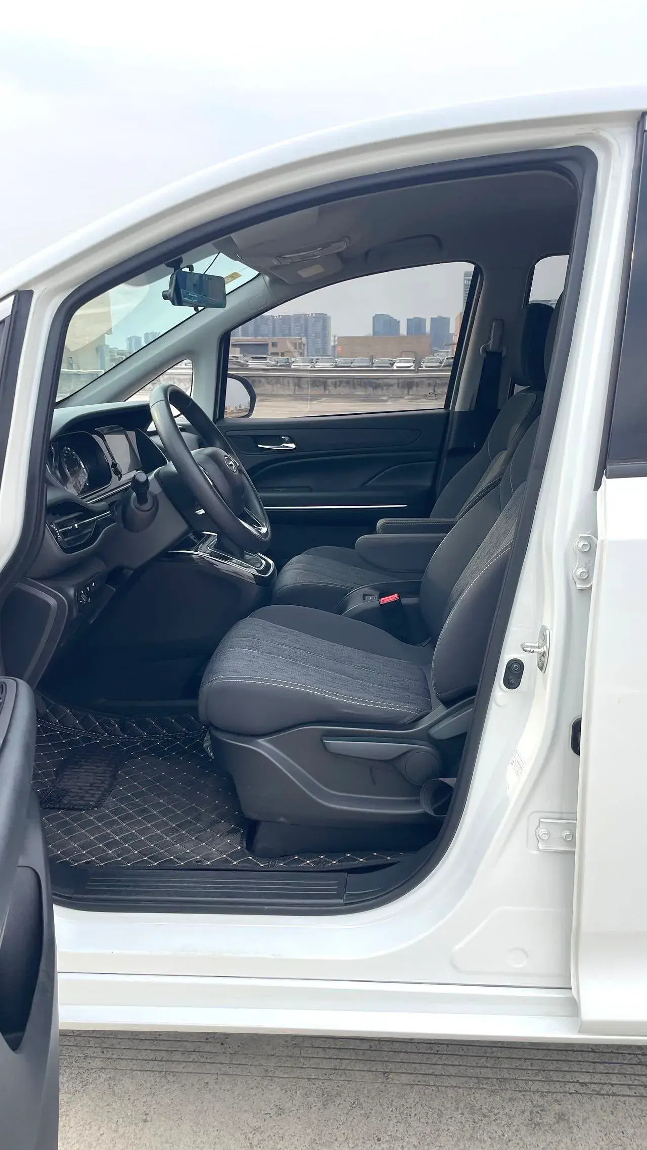 2021 GAC TRUMPCHI thumbnail 4