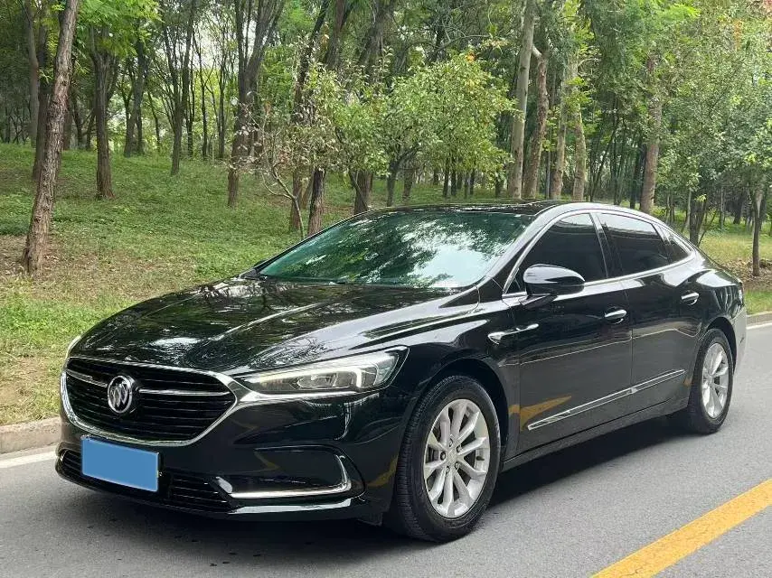 2022 BUICK LARCOSSE view 1