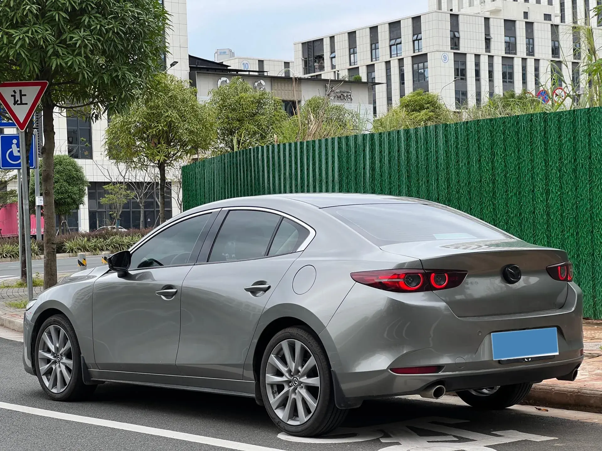 2020 MAZDA 3 thumbnail 4
