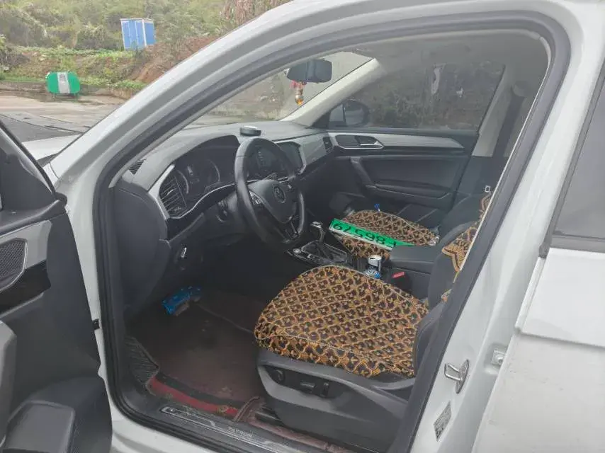 2020 VOLKSWAGEN TAYRON thumbnail 3