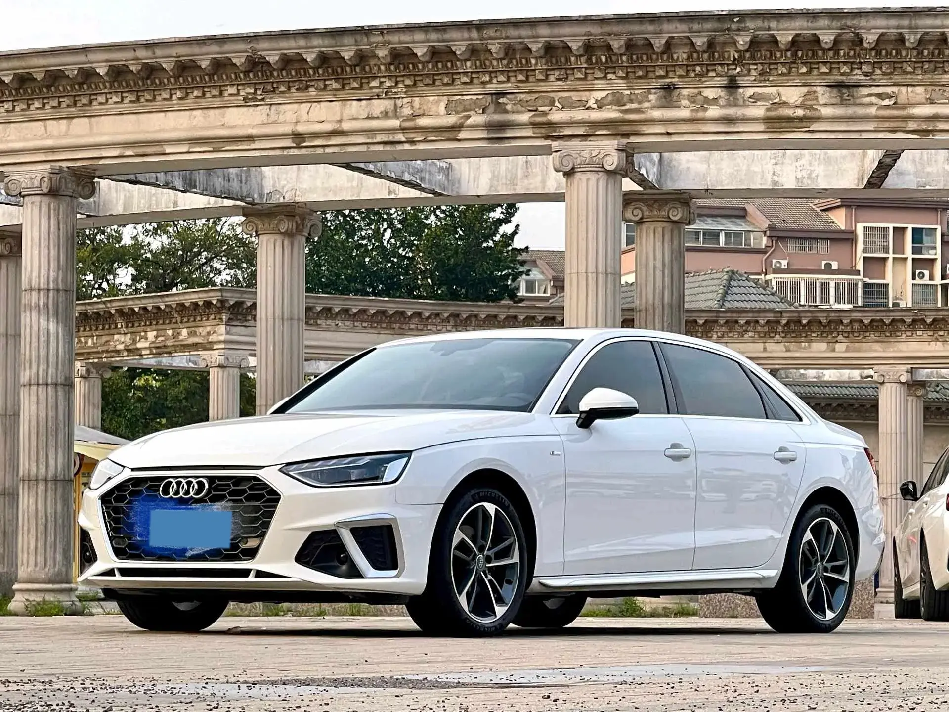 2020 AUDI A4L view 1