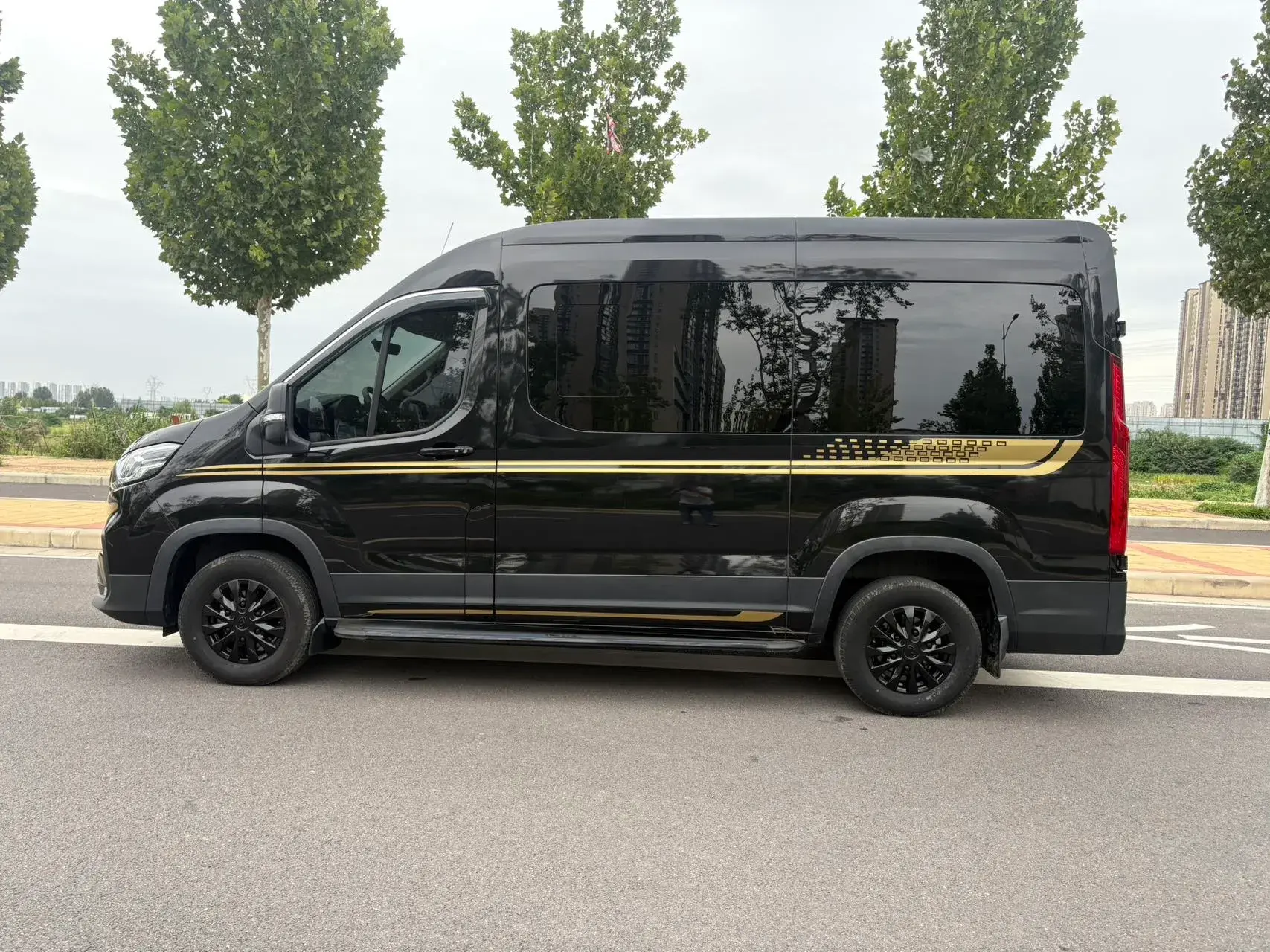 2024 MAXUS XINTU thumbnail 4