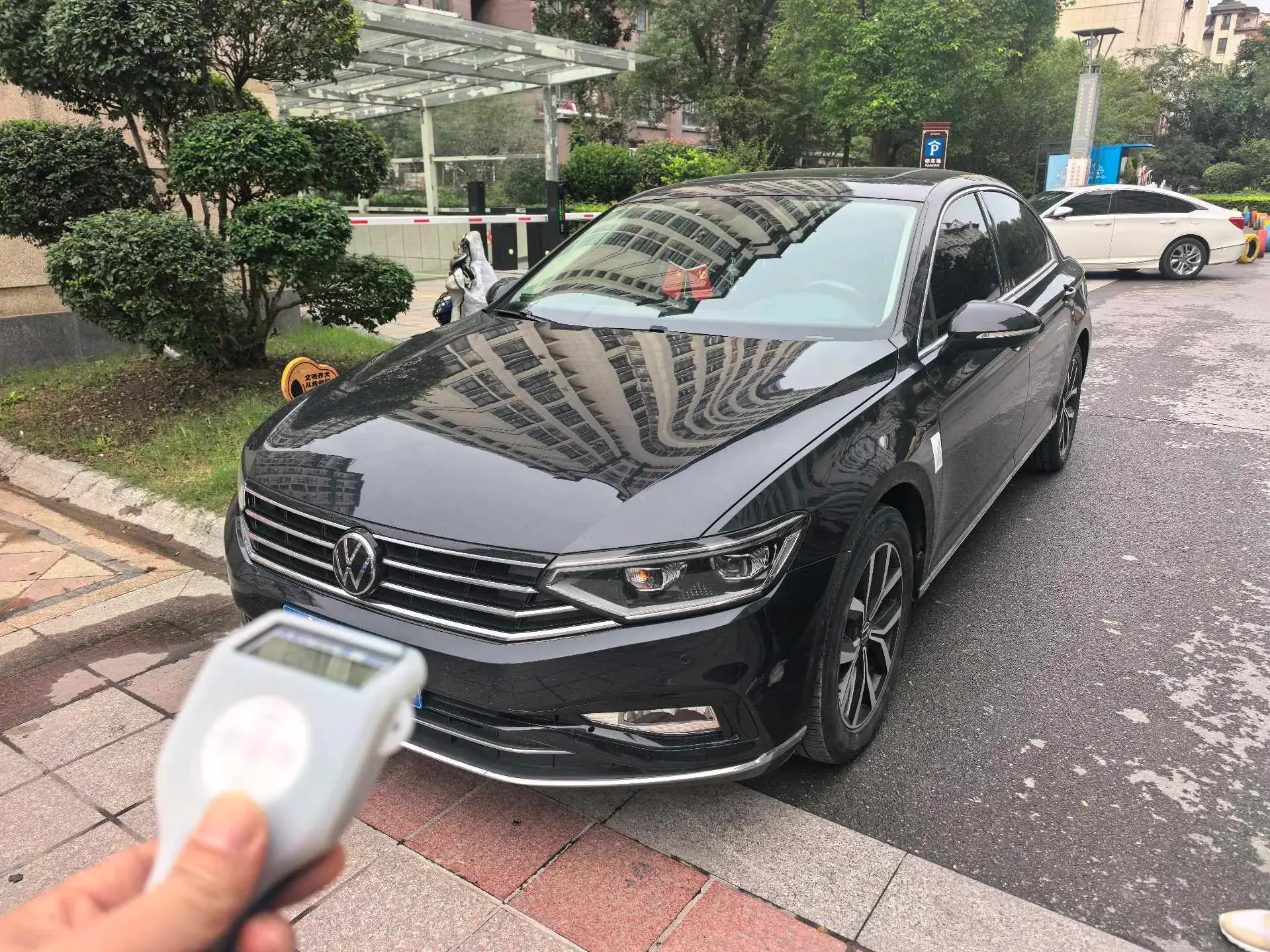 2020 VOLKSWAGEN MAGOTAN view 1