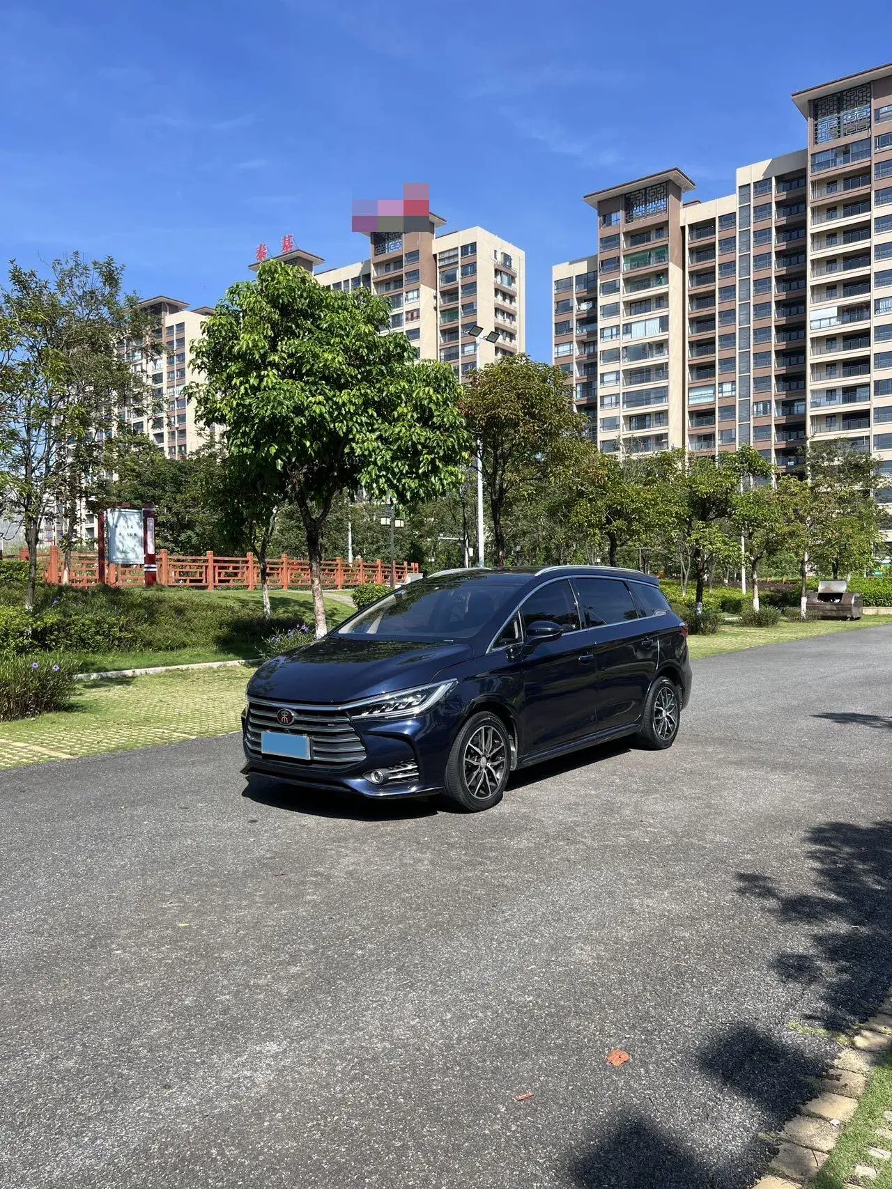 2018 BYD SONG view 1