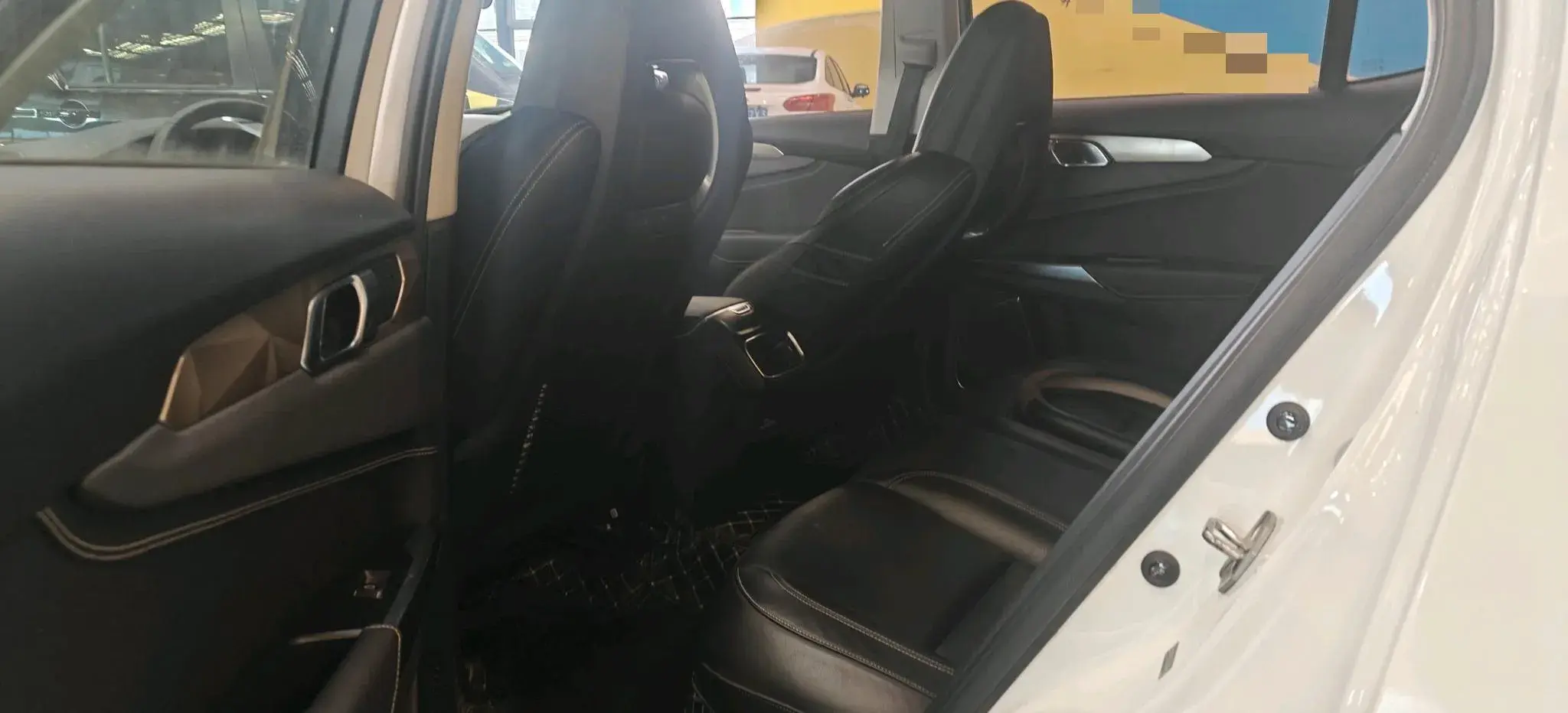 2018 LYNK&CO 01 thumbnail 4