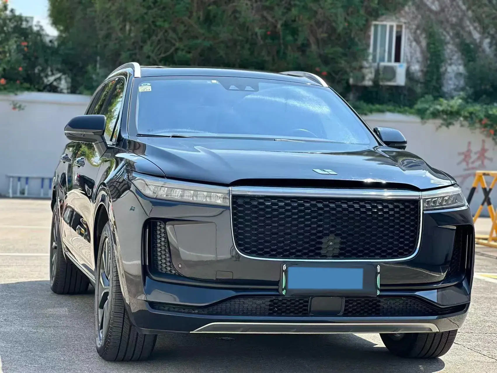 2020 LI ONE thumbnail 3