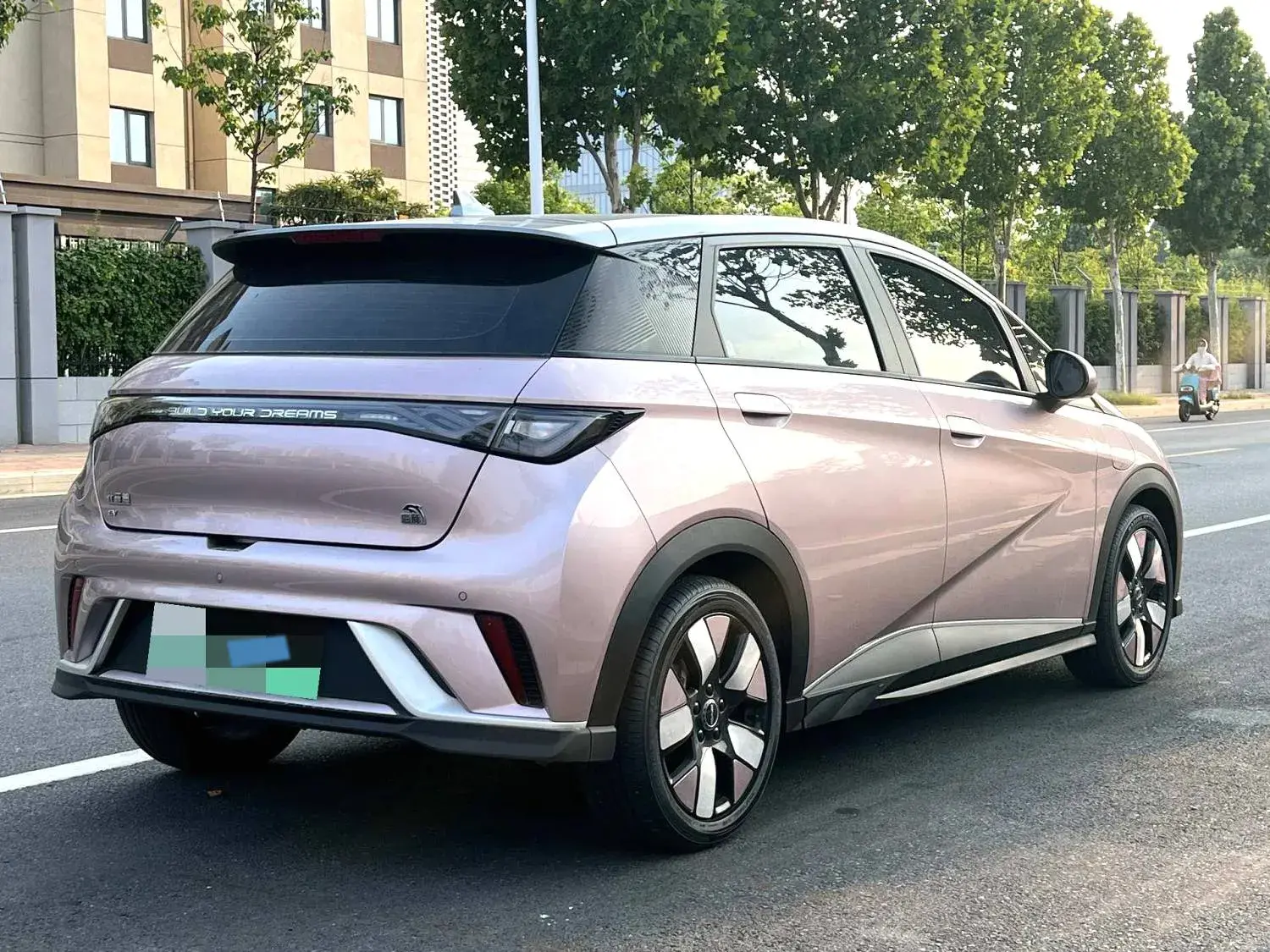 2023 BYD DOLPHIN thumbnail 3