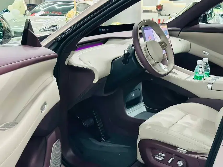 2025 MI YU7 thumbnail 4