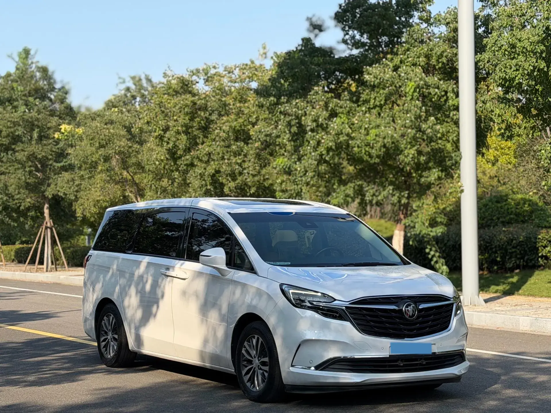 2022 BUICK GL8 thumbnail 3