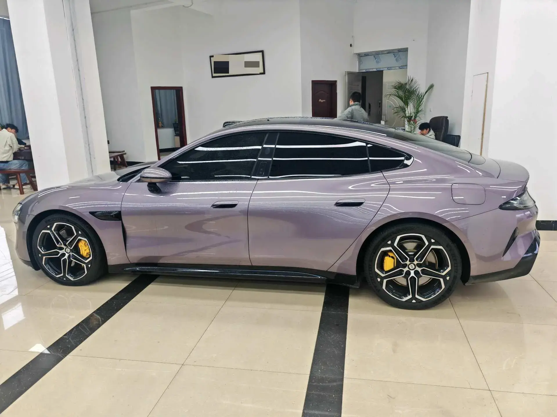 2024 MI SU7 thumbnail 2