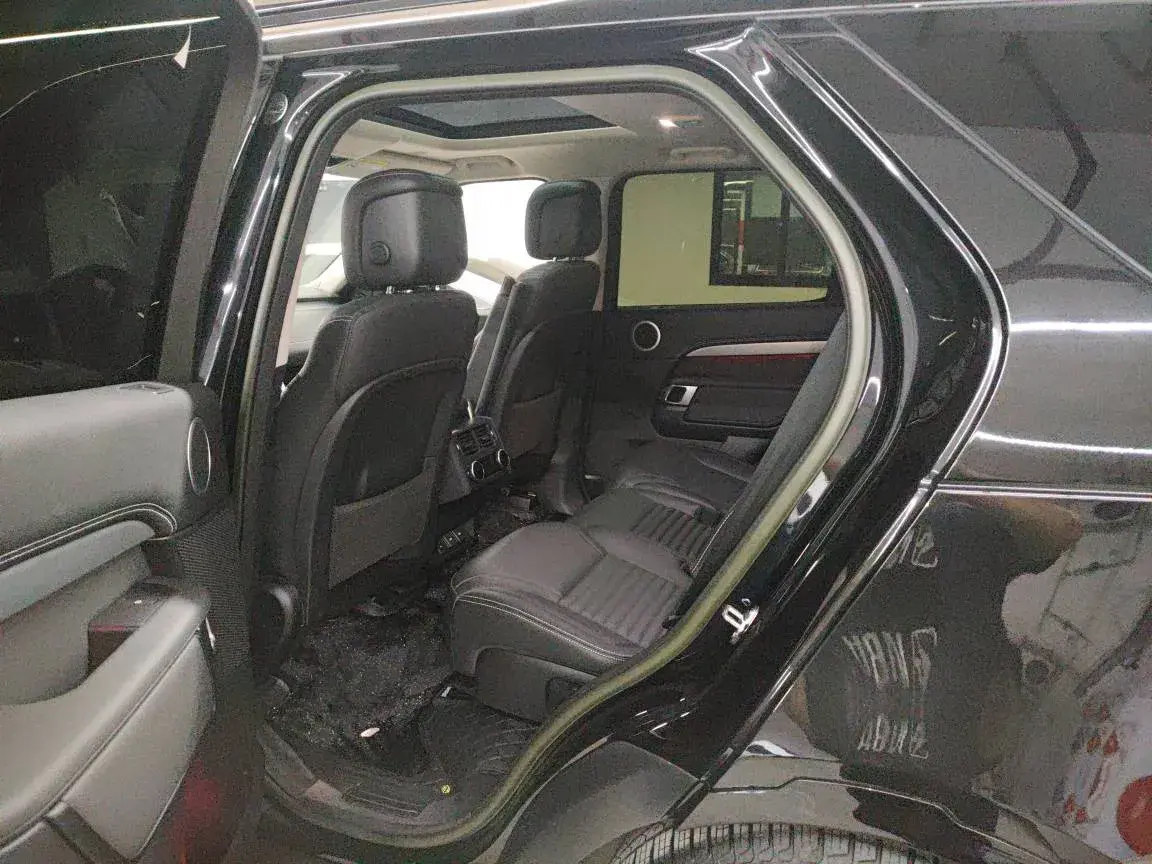 2023 LAND ROVER thumbnail 4