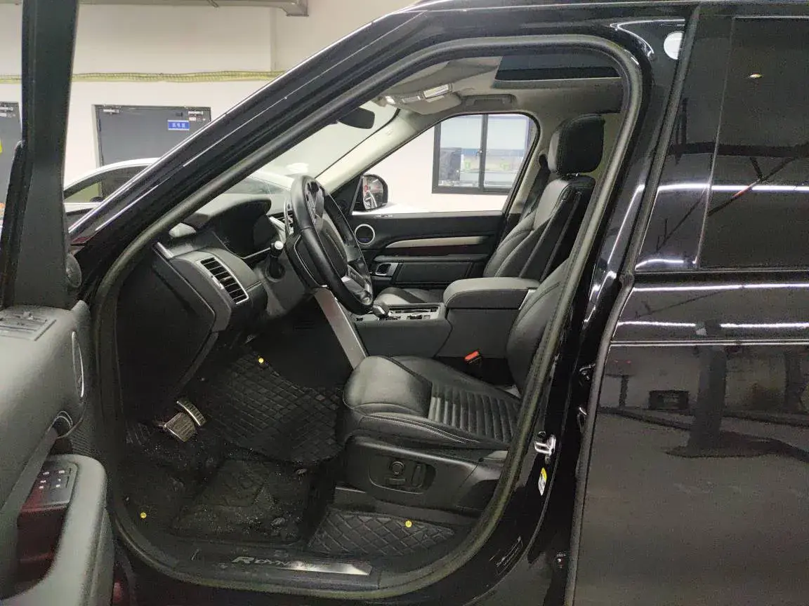 2023 LAND ROVER thumbnail 3