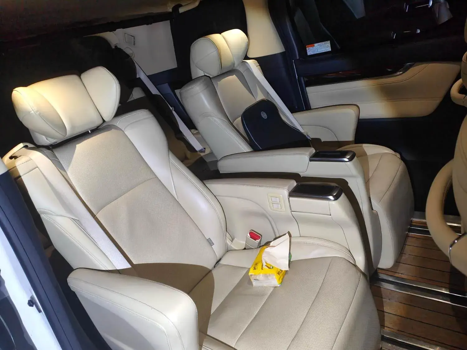 2015 TOYOTA ALPHARD thumbnail 4