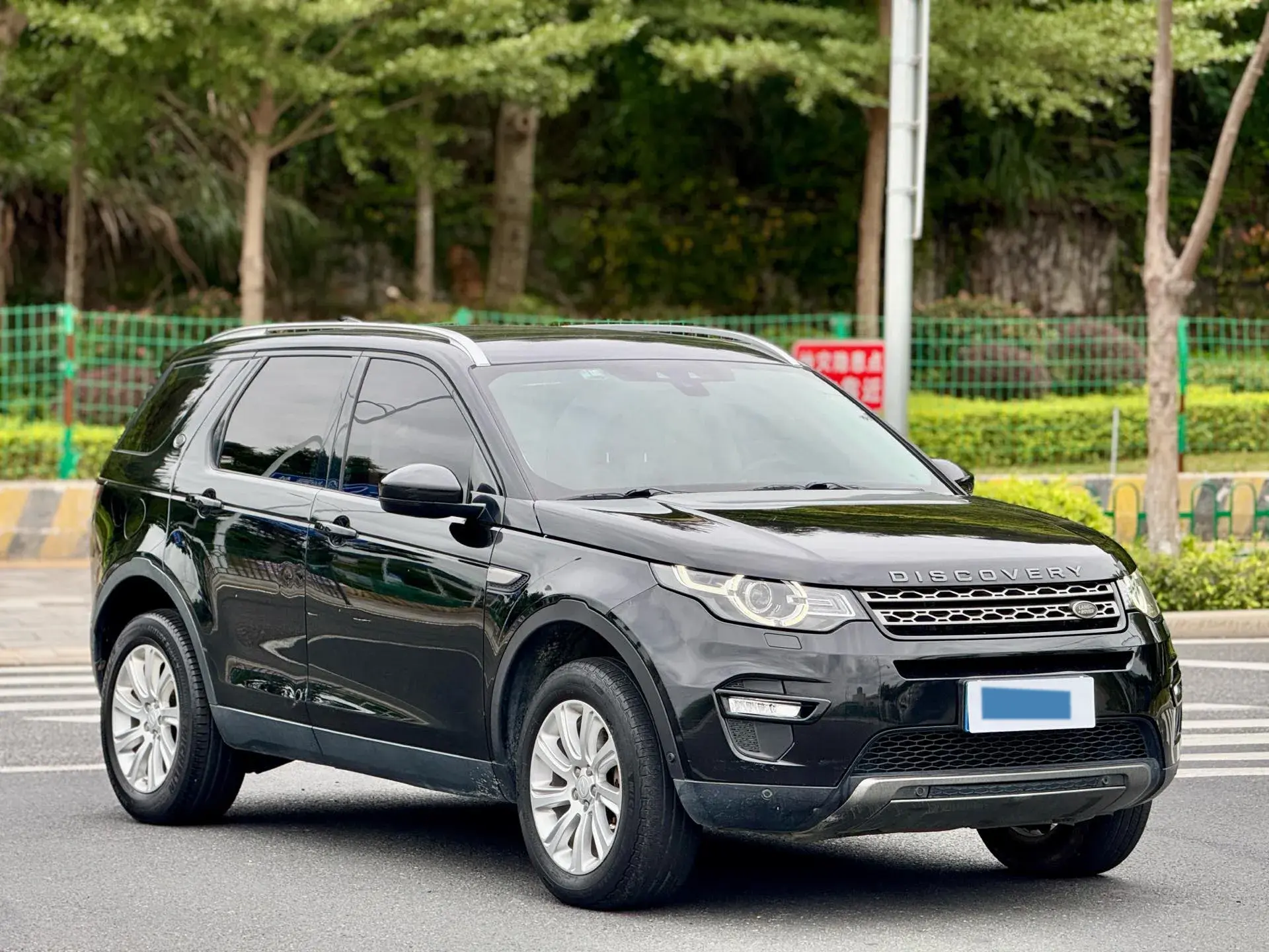 2018 LAND ROVER thumbnail 3