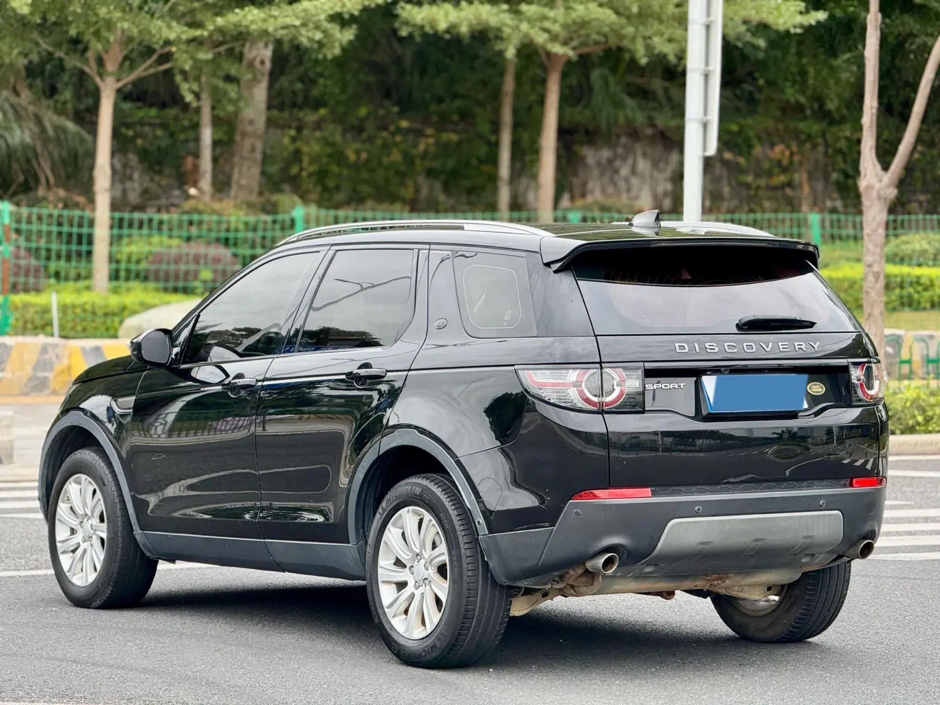 2018 LAND ROVER thumbnail 4