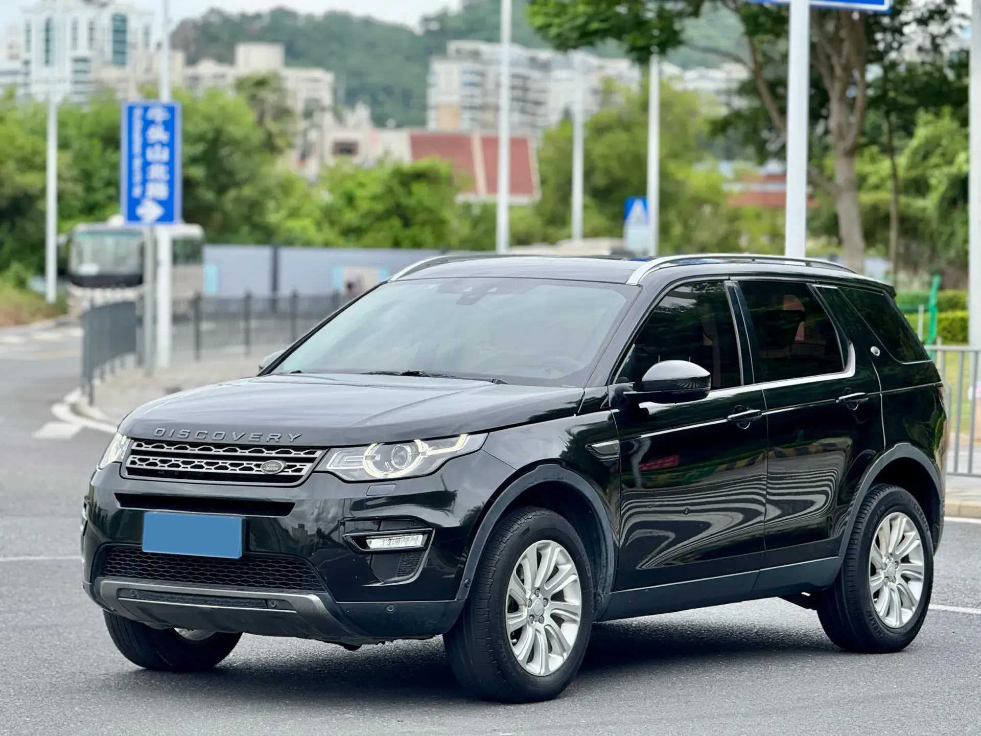 2018 LAND ROVER view 1