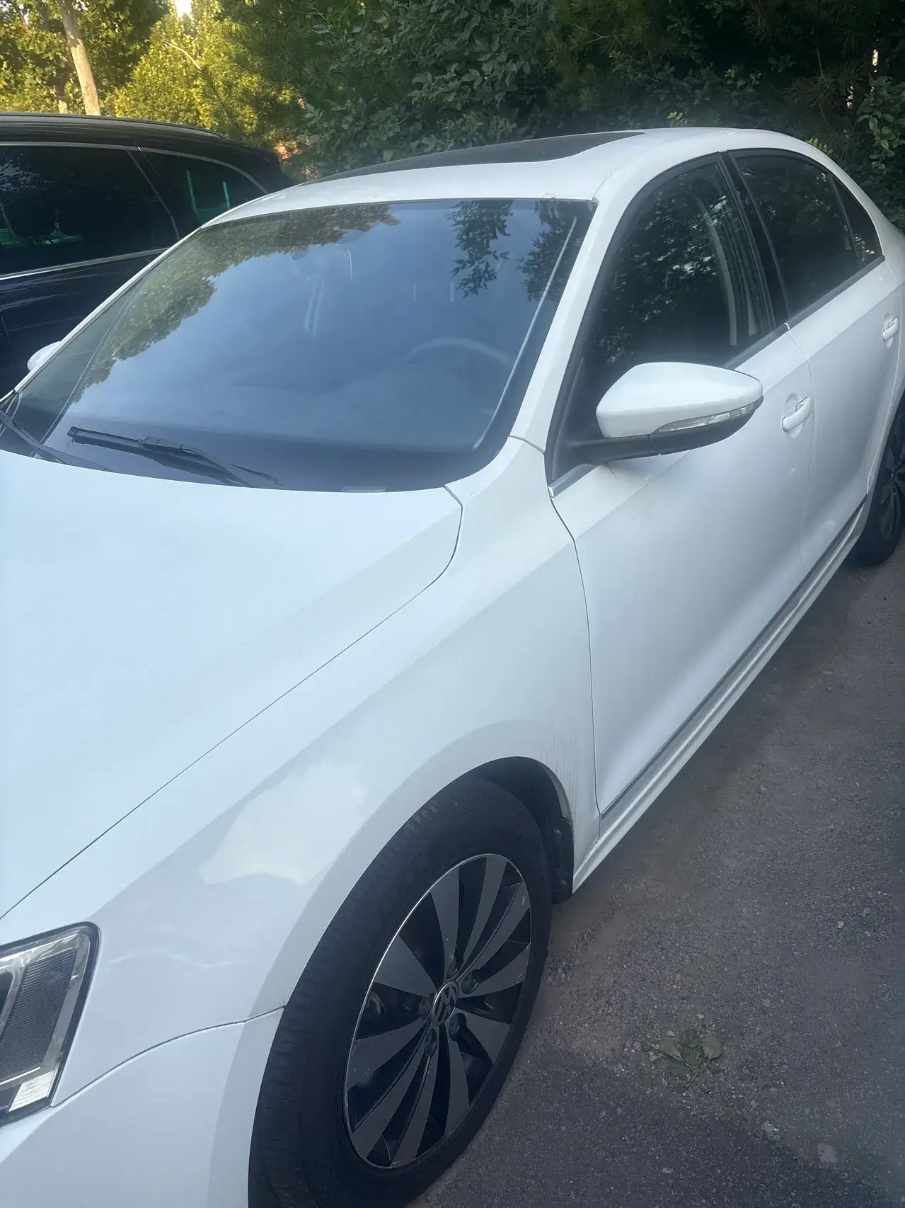 2017 VOLKSWAGEN SAGITAR thumbnail 3