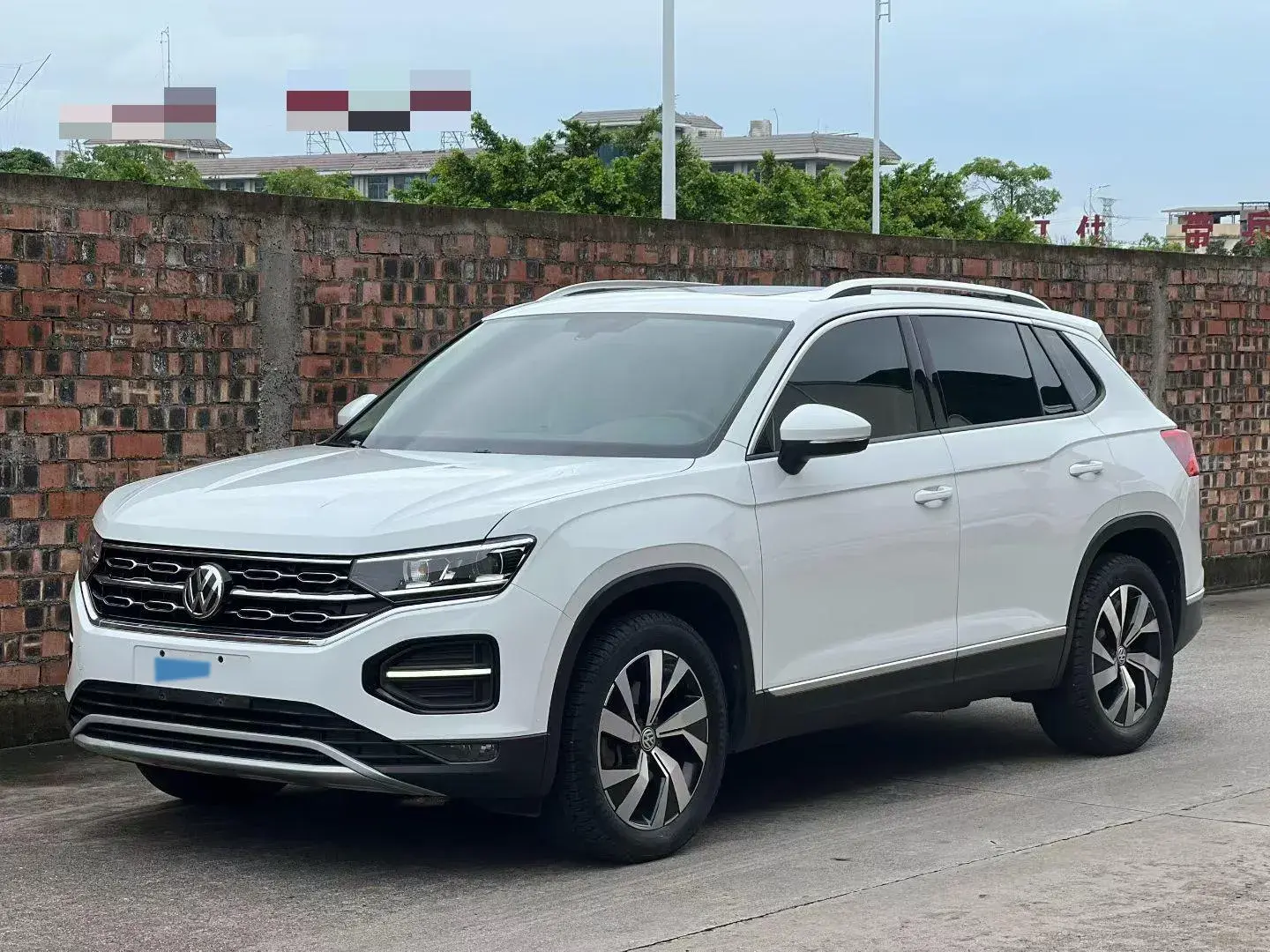 2019 VOLKSWAGEN TAYRON view 1