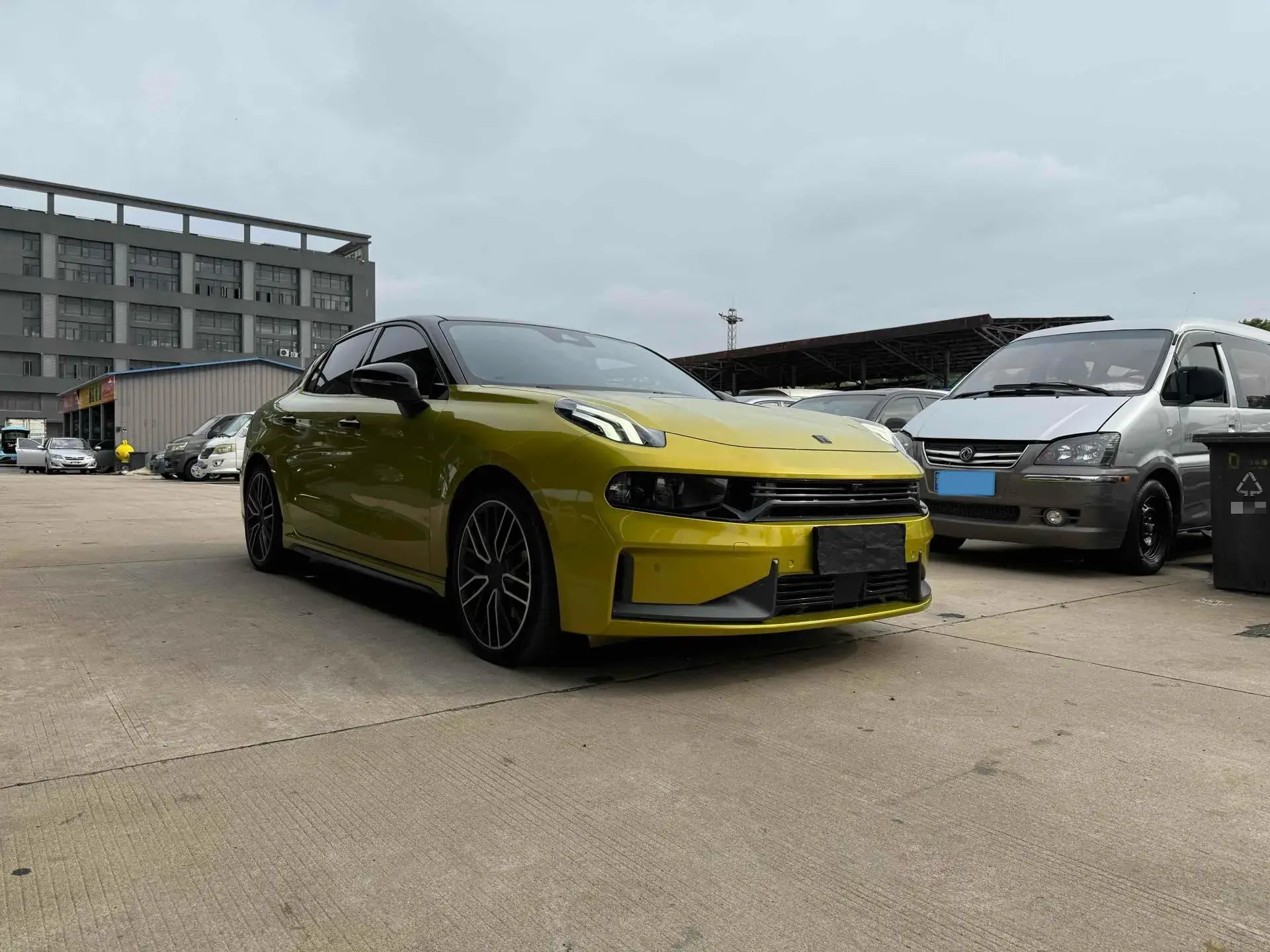 2021 LYNK&CO 03 thumbnail 3