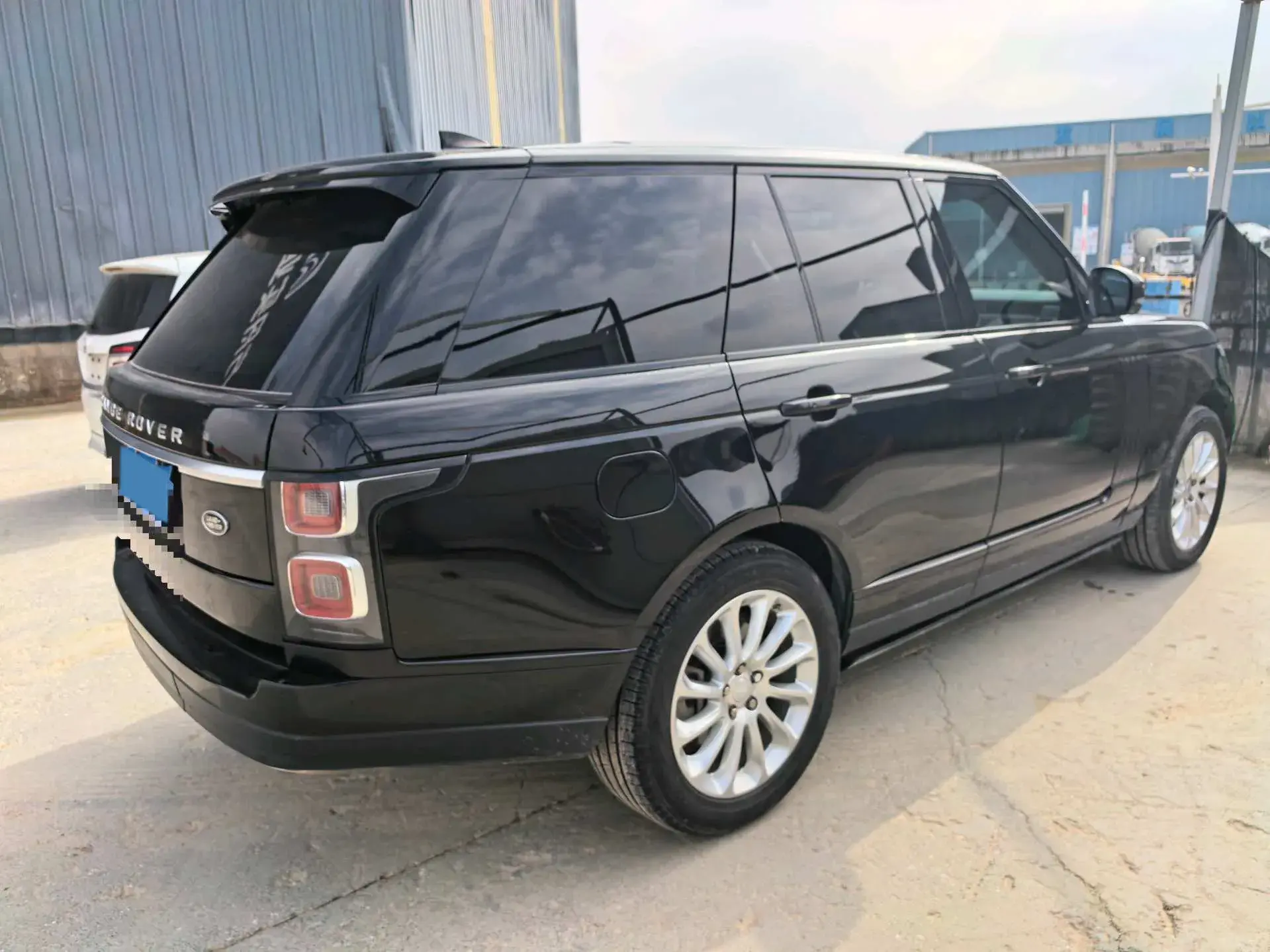 2022 LAND ROVER thumbnail 2