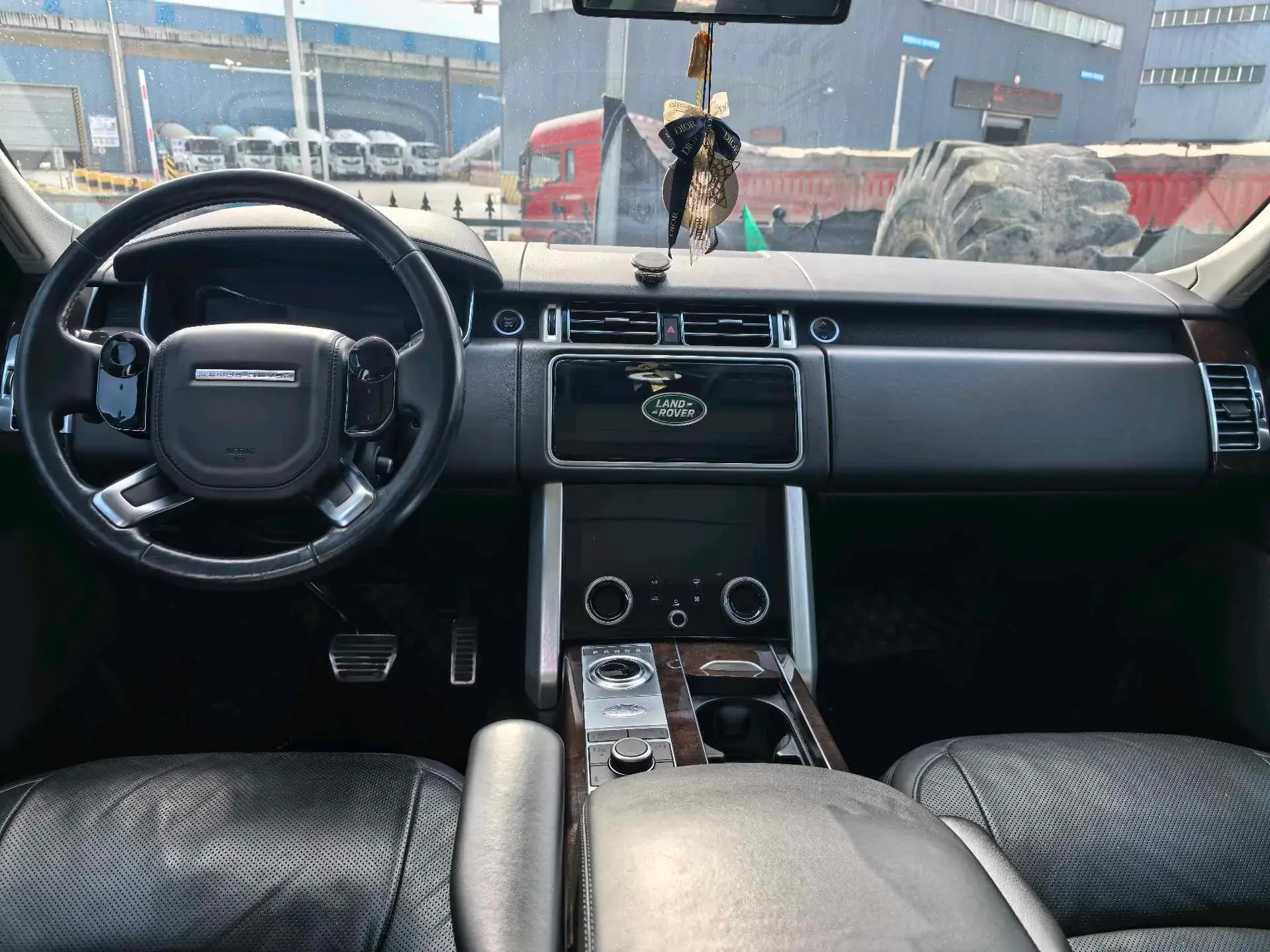 2022 LAND ROVER thumbnail 3