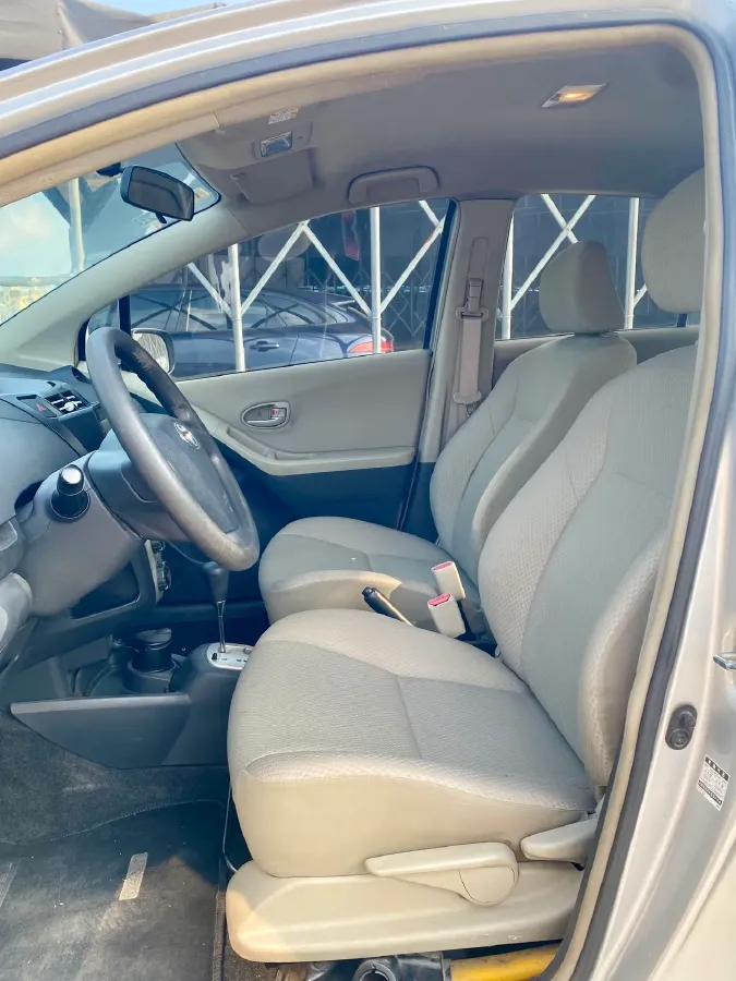 2011 Toyota Yaris 1.6L 118HP L4 4AT,autocango,china used car exporter,china ev exporter,chinese used car exporter,chinese used ev exporter