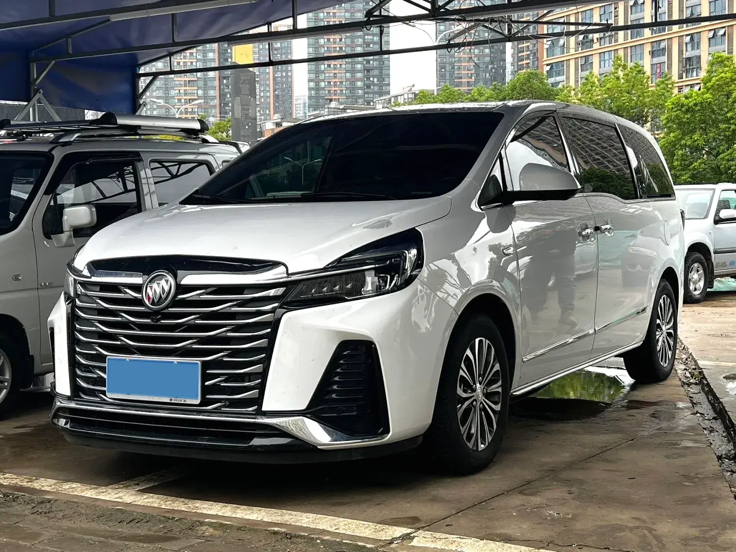 2023 BUICK GL8 view 1